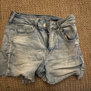 american eagle light wash jean shorts